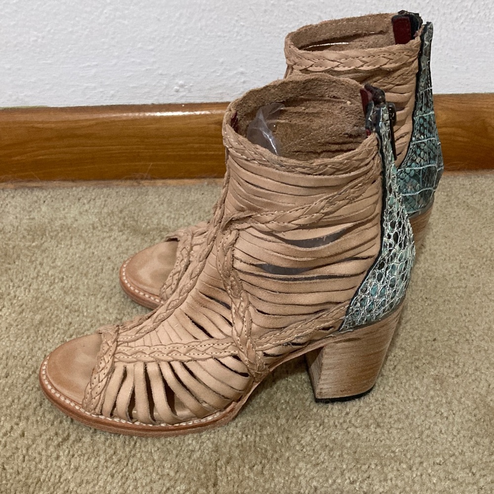 Freebird by Steven Bela Ankle Booties Size 7